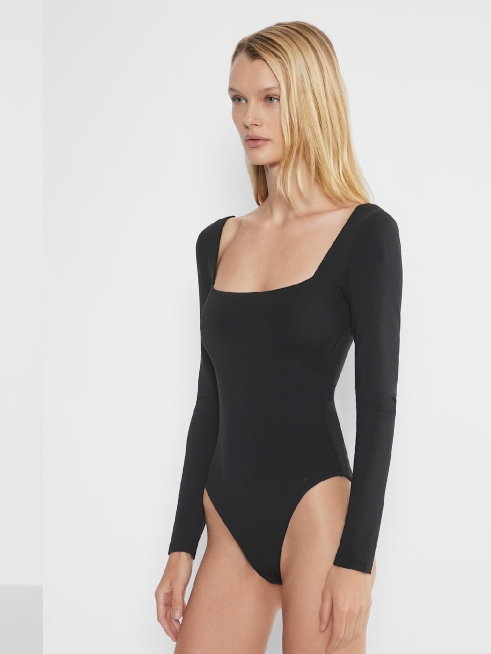 Aritzia Babaton Black Square Neck Long Sleeve Contour Bodysuit Size M
